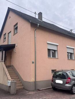 Dillingen-Diefflen: Gepflegtes Einfamilienhaus, ca. 137 m² Wfl., mit Garage, Stellplatz und Garten - Dillingen (Saar)