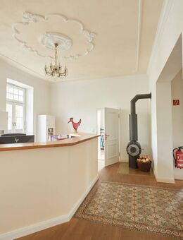 Helle, exklusive Wohnung in außergewöhnlicher, generalsanierter Stadtvilla in bester Innenstadtlage von 83435 Bad Reichenhall - Bad Reichenhall