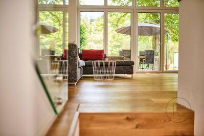 Bezugsfrei Maisonette-Wohnung mit großzügiger Terrasse und Garten