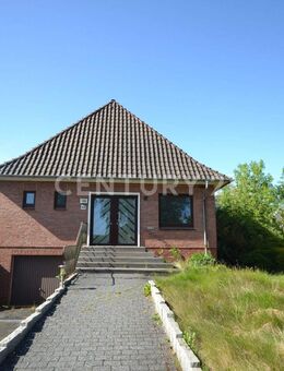 Käuferprovisionsfrei! Renovierungsbedürftiges Zweifamilienhaus in Altstadtnähe - Buxtehude