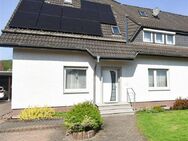 Gepflegte Doppelhaushälfte als Zweifamilienhaus in zentraler Lage von Bad Driburg! - Bad Driburg