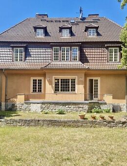 Elegant 1924 Villa - Timeless Architecture & Landscaped Garden in Berlin-Westend - Berlin