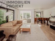 Beeindruckendes Walmdachhaus mit Blick ins Grüne und Tiefgarage - Ahorn (Bayern)