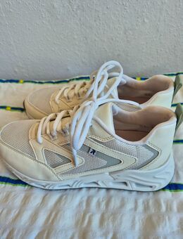 1 Paar Damen schnürschuhe - Dresden