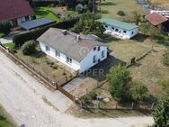 Hübscher Bungalow mit Nebengelass auf großem Grundstück - Löwenberger Land