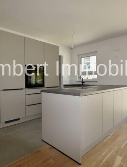 3 Zimmer-Wohnung mit Garten und Tiefgaragenstellplatz in beliebter Lage von Wiesbaden Biebrich - Wiesbaden