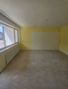 Sanierte Wohnung in Hassels mit großem Balkon - Düsseldorf