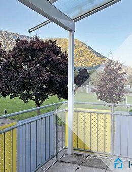 Kamin, Charakter & Flügeltüren: 3-Zimmer-Wohnung in Dettingen an der Erms! - Dettingen (Erms)