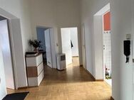 Sehr gut geschnittene Altbauwohnung in der Nähe vom Main und Baseler Platz - Frankfurt (Main)