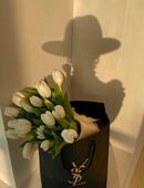 Eine Frau führt, ein Gentleman genießt in 40211