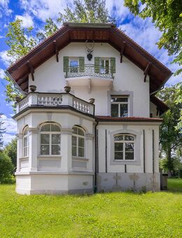 Starnberg - Söcking. Weitläufiges Parkgrundstück mit historischem Jagdschlösschen. - Starnberg