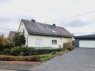 Gemeinde Höhn: Ein- bis Zweifamilienhaus mit großer Garage und schönem Areal - Höhn