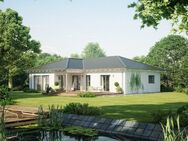 BESTPREISGARANTIE bei Bien-Zenker - Perfekter Walmdachbungalow - Brackenheim