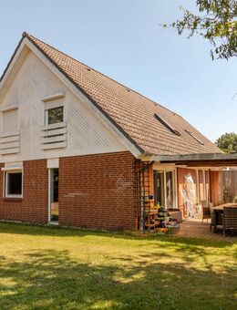 Modernisierte Doppelhaushälfte mit Carport in gefragter Wohnlage - Garstedt