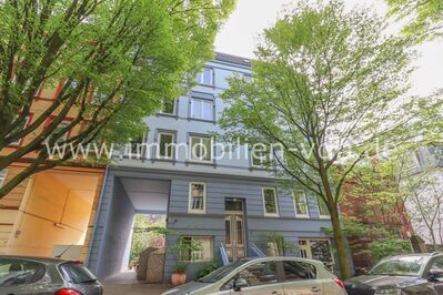 Seltene Gelegenheit in HH-Winterhude: Altbau mit 21 Wohneinheiten in gefragter ruhiger Lage. Haupthaus mit Innenhof. Abgeschlossenheitsbescheinigung.