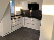 Neuwertige helle 2- Zi. Whg. mit Süd-Balkon, exclusiver EBK, Markise, 2x Stellplatz - Pförring