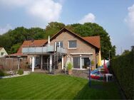 ZU VERKAUFEN: Traumhaftes, teilsaniertes Zweifamilienhaus (ca. 245 m² ) mit großer Terrasse, Garten und Garagen - Soest