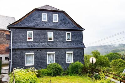 Geräumiges Haus mit beeindruckender Scheune und weitläufiger Wiese