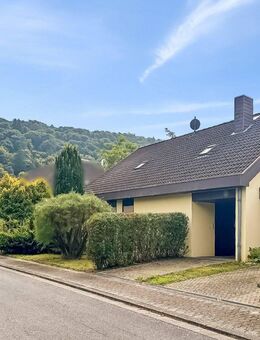 Einfamilienhaus mit Einliegerwohnung in traumhafter Wohnlage von Kirkel-Neuhäusel - Kirkel