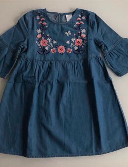 Mädchen Jeans Denim Kleid Kleidchen Blau Blumen C&A Gr. 110, 100% Baumwolle Besondere Anlässe, Marke: C&A, neu mit Etikett - Albstadt