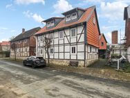 Mehrfamilienhaus mit 3 Wohneinheiten und ca. 203 m² Wohnfläche in Veltheim (Ohe) - Veltheim (Ohe)