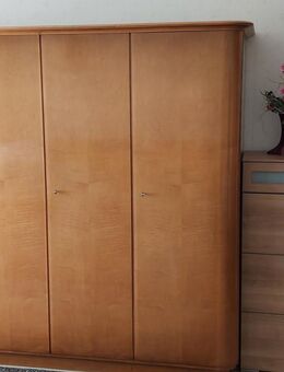 Schlafzimmerschrank teilmassiv - Kulmbach