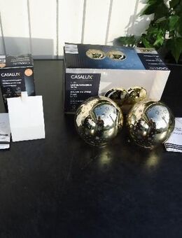 Casalux LED-Glaskugeln 2er-Set+LED Weihnachtsfigur Haus neu zusammen 4,- - Flensburg