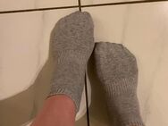 Getragene Socken von zwei Freudinnen 😛 - Ulmen