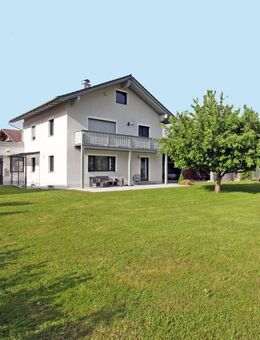 Zweifamilienhaus mit Platz für Handwerk oder Hobby - Halfing