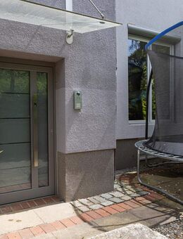 Modernisiertes Doppelhaushälfte in Halbhöhenlage mit tollem Garten - besichtigen und entscheiden - Wernau (Neckar)