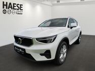 Volvo XC40, B3 Core Fahrerassistenzpaket Winterpaket abged Fenster, Jahr 2024 - Wiesbaden