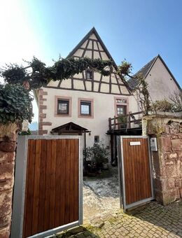 Saniertes Einfamilienhaus (Denkmalschutz) im historischen Ortskern - mit Garage und Terrasse - Neuleiningen