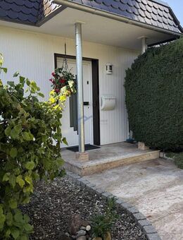 Schorer-Immobilien: Renovierter Bungalow in bester Lage von Königsbrunn - Königsbrunn