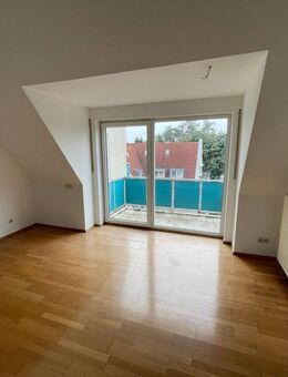 2,5-Zimmer-Galeriewohnung mit Balkon, Einbauküche und Tiefgaragenstellplatz. - Nürnberg