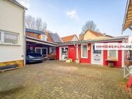 IMMOBERLIN.DE - Traumhaftes Wassergrundstück mit attraktivem Einfamilienhaus & Nebengebäuden in ländlicher Lage - Grünheide (Mark)