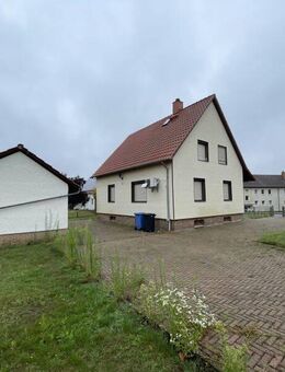 Lehre,freihstehendes 1-2 Familienhaus mit großem Grundsttück - Lehre