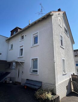 Attraktive, kernsanierte 2-Zimmer-Wohnung (EG) mit hochwertiger Einbauküche in FFM (Bergen-Enkheim)**3-Parteienhaus**gut vermietet**2,5 % p.a. AfA - Frankfurt (Main)