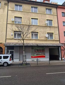 Eine geräumige 4-Zimmer Wohnung mit Balkon - Pforzheim