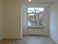 Anfragen NUR per Email. 3-Zi. Whg. 90 qm im 2-OG mit Balkon und Garten/-Mitnutzung. Lange Straße. - Bremerhaven