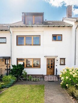 Modernisiertes Reihenhaus mit viel Platz! - Niederkassel