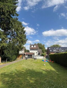 Freistehendes Einfamilienhaus mit großem Garten - Oberhausen