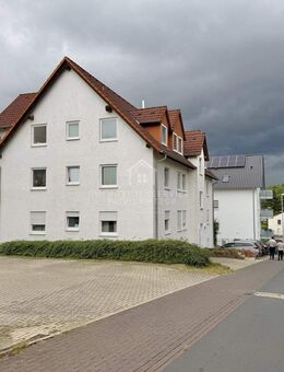 Helle 3-Zimmer-Dachgeschosswohnung mit Balkon in ruhiger Wohnlage von Schwalmstadt - Schwalmstadt