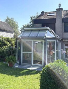 Zuhause mit Vielfalt - Doppelhaushälfte mit Einliegeroption, Wintergarten und großer Garage - Sprockhövel