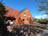 Vermietung: Exclusive, hochwertige Dachgeschosswohnung mit Garage - optional mit Büroflächen im EG - Leck