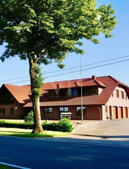 BIETERVERFAHREN - Exklusives Zweifamilienhaus mit Büro, Gewerbehalle und Entwicklungsmöglichkeiten - Niederlangen