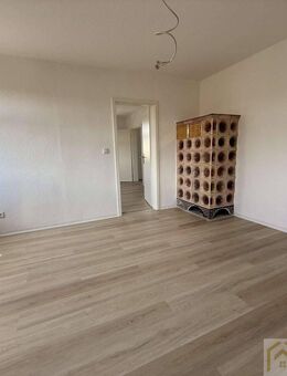 Sanierte 4-Raum Wohnung in ruhiger Lage von Ilmenau + Stellplatz + Garage + Gartenanteil - Ilmenau