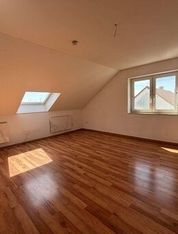 Großzügige 4-Zimmer-DG-Wohnung mit Garten in Falkendorf - Aurachtal