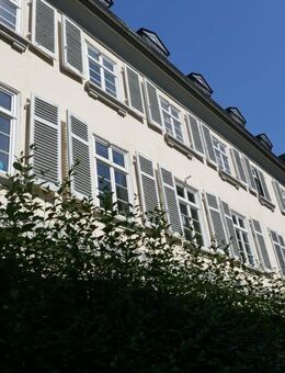 Altbauwohnung im Dichterviertel mit Gärtchen! - Wiesbaden