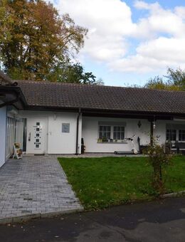 Exklusive Villa im Landhausstil nähe Alsfeld mit großen Garten, Wiese. Zwei Wohnungen! Neue Heizung! - Alsfeld