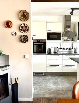 Licht und Ruhe - 3,5 Zimmer-Wohnung im 3. OG mit Balkon und Garage ! - Speyer